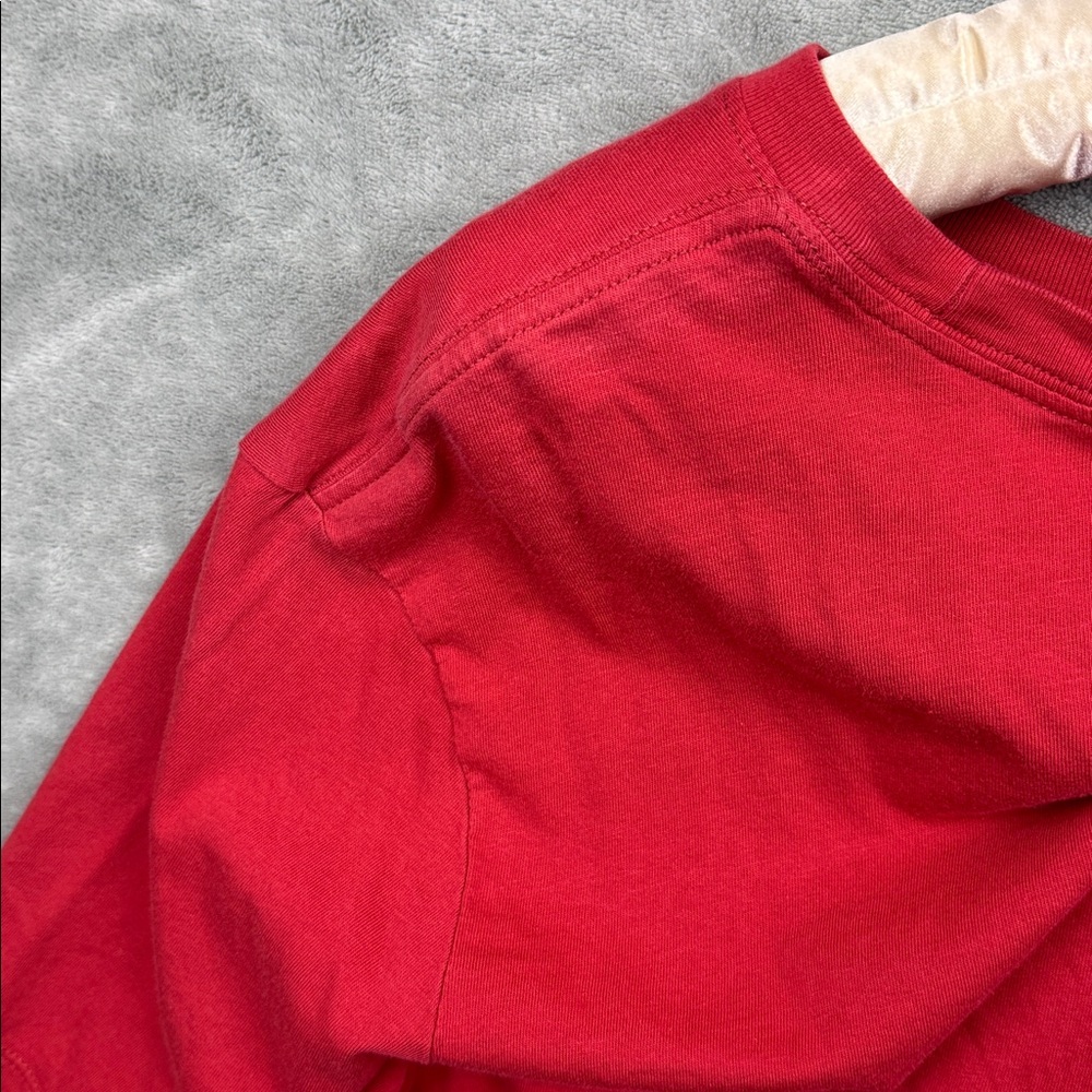Nike Red Graphic Men's T-Shirt - Picture 4 of 8